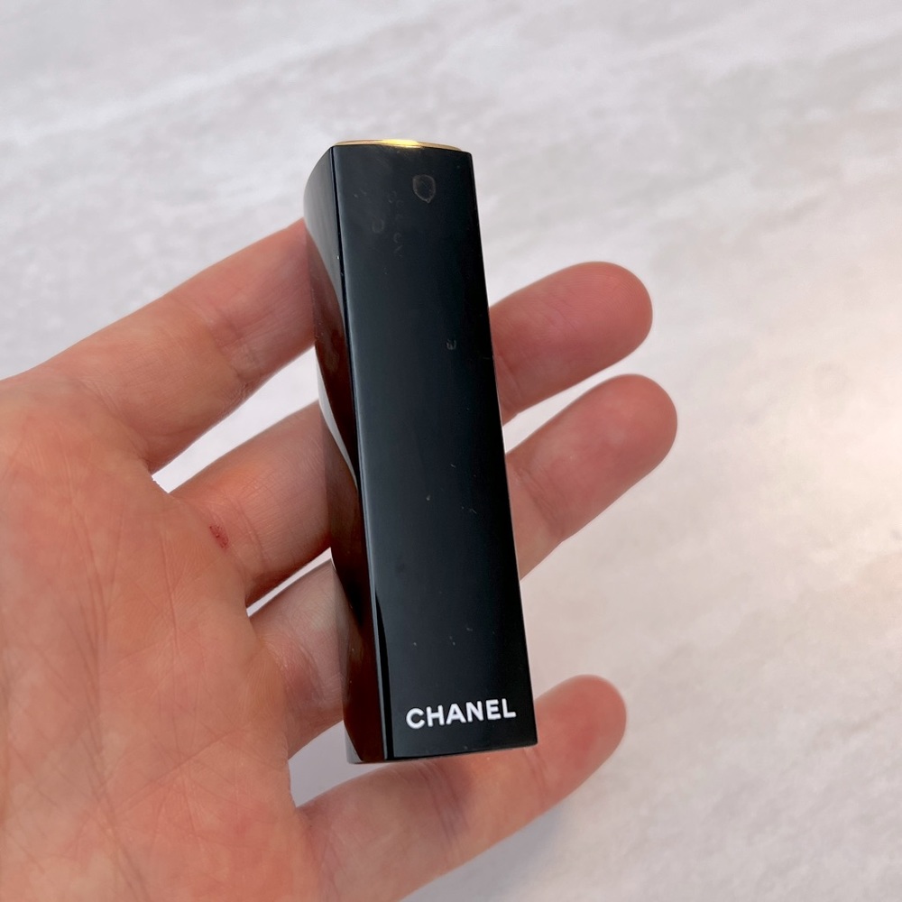 Chanel elegante rouge allure lipstick used once